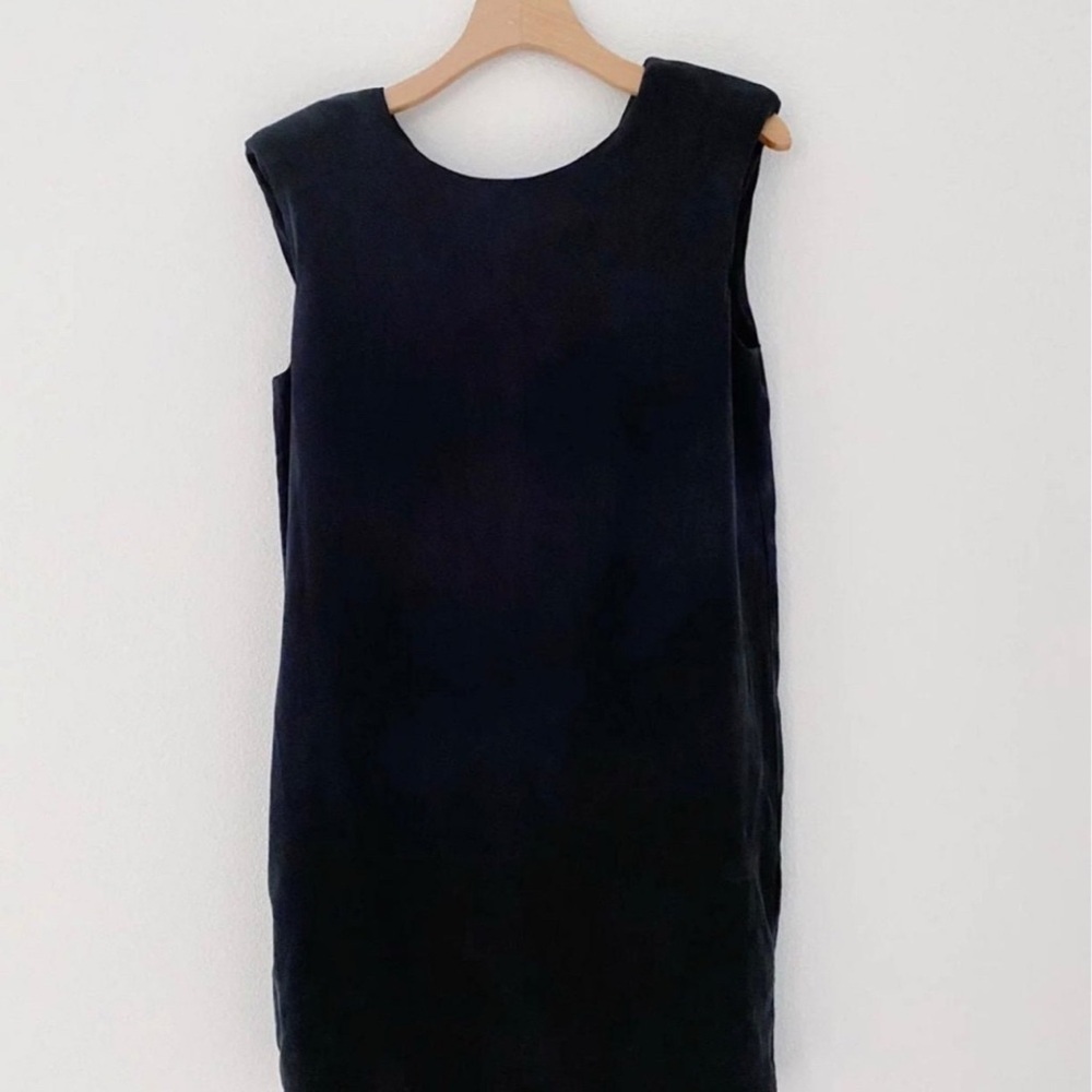Nordstrom Trouve women's 100% silk boxy sleeveless black dress size small 4 6